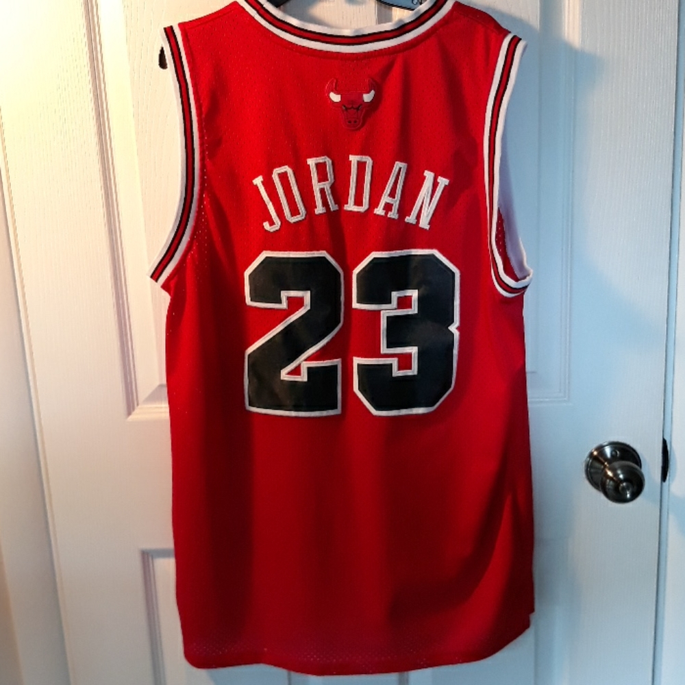 Nike Michael Jordan Jersey #23 - Picture 3 of 5